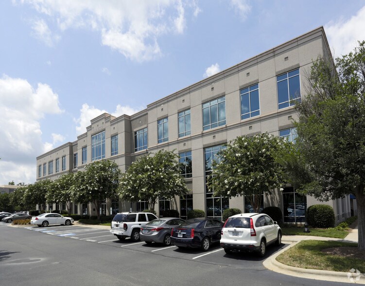 11016 Rushmore Dr, Charlotte, NC for lease - primary - Image 1 of 5