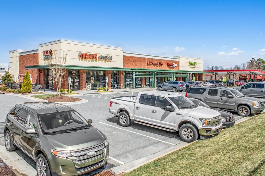 4112 Brian Jordan Pl, High Point, NC for sale - Primary Photo - Image 1 of 1