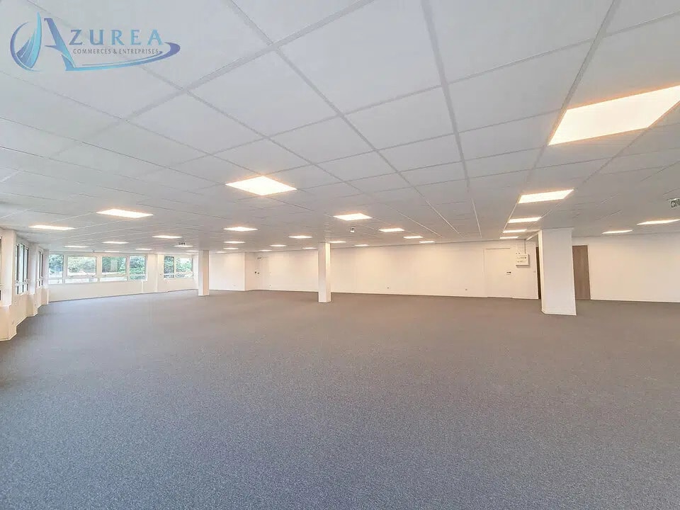 Office in Le Cannet for lease Interior Photo- Image 1 of 5