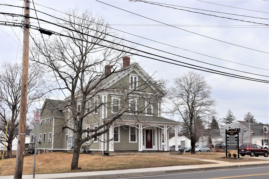 10 Church St, Northborough, MA 01532