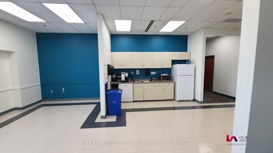 2701 Highpoint Dr, Milton, ON for lease Interior Photo- Image 2 of 3