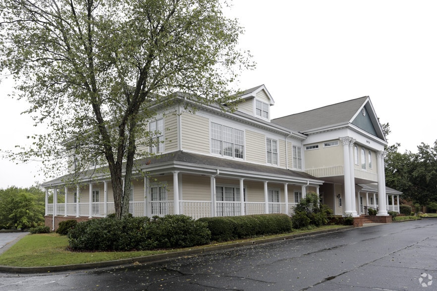 1025 Old Roswell Rd, Roswell, GA 30076