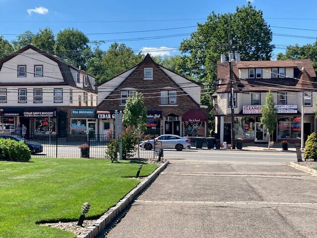 574-586 Pompton Ave, Cedar Grove, NJ for sale - Building Photo - Image 1 of 1