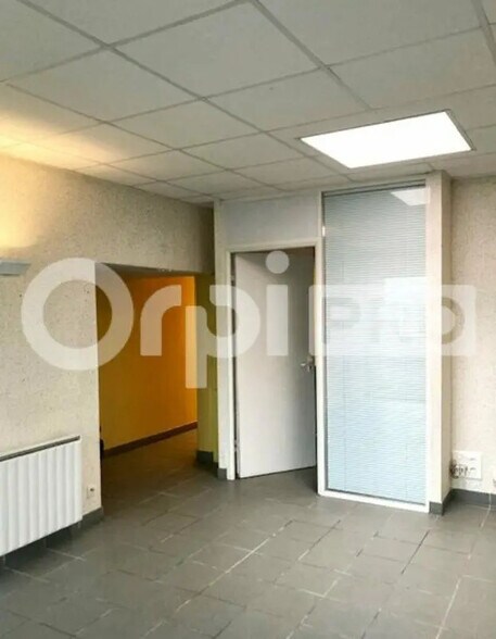 Flex in Fleury-les-Aubrais for sale - Building Photo - Image 2 of 9