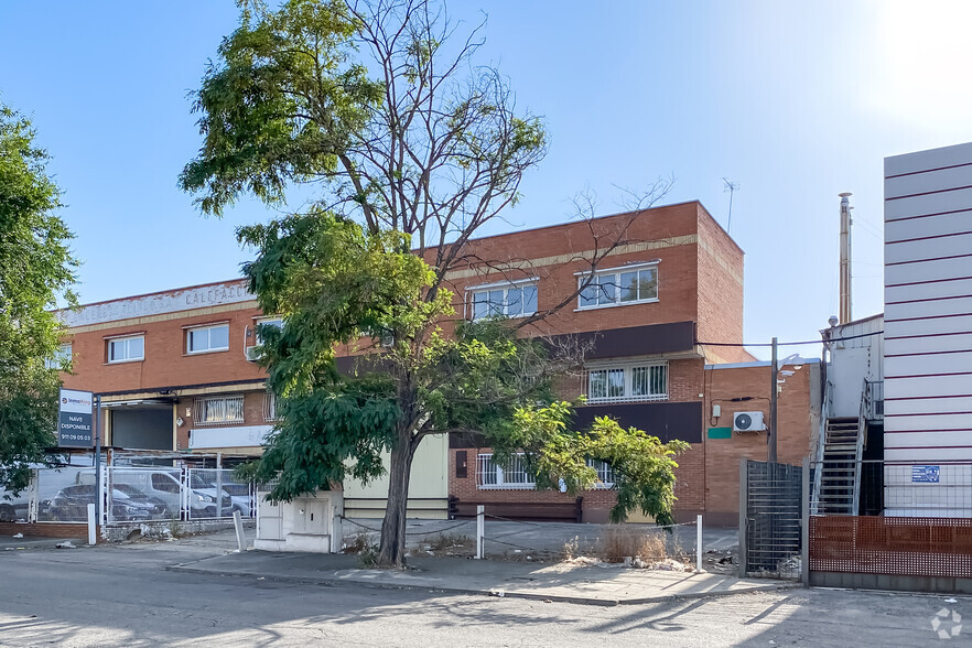 Calle Picos De Europa, 5, San Fernando De Henares, Madrid for sale - Primary Photo - Image 1 of 2