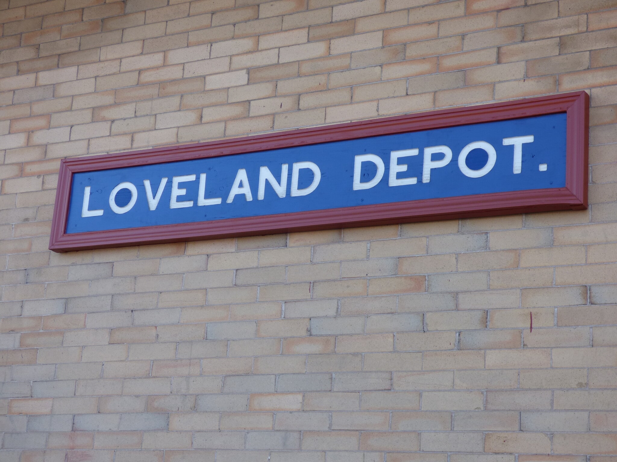 409-427 N Railroad Ave, Loveland, CO for lease Building Photo- Image 1 of 7