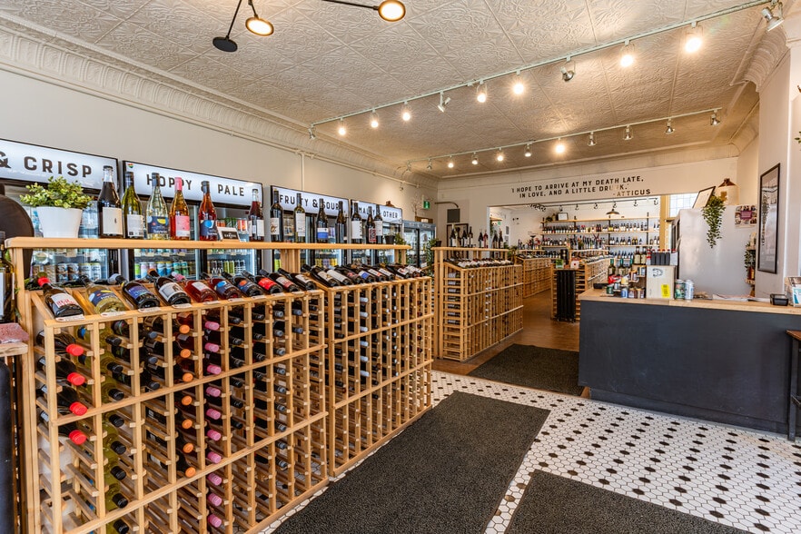 6423 112 Av NW, Edmonton, AB for sale - Building Photo - Image 3 of 8