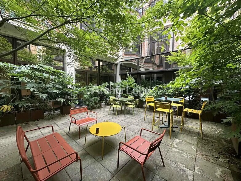 Office in Reims for lease - Building Photo - Image 2 of 6