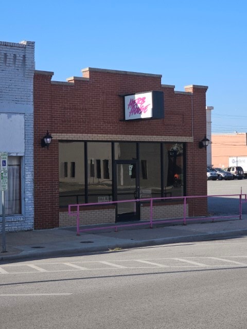 215 E Randolph Ave, Enid, OK for lease Building Photo- Image 1 of 13