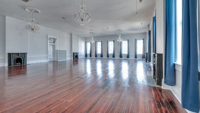 36 W Broughton St, Savannah, GA for lease Interior Photo- Image 2 of 8