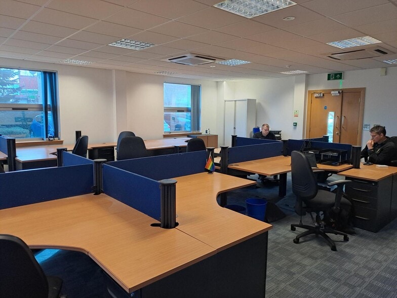 Whittle Way, Stevenage for lease - Building Photo - Image 3 of 18