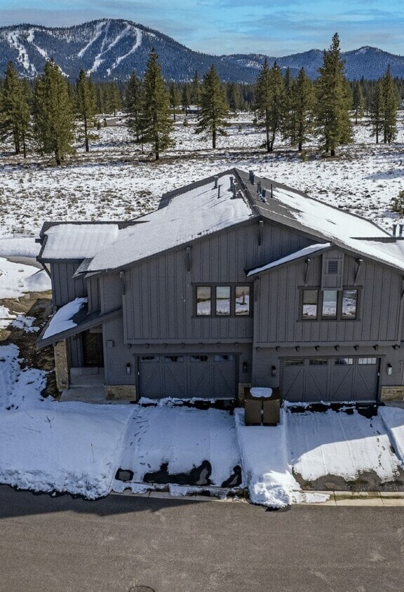 10298-10396 Badger Ln, Truckee, CA for sale Primary Photo- Image 1 of 4