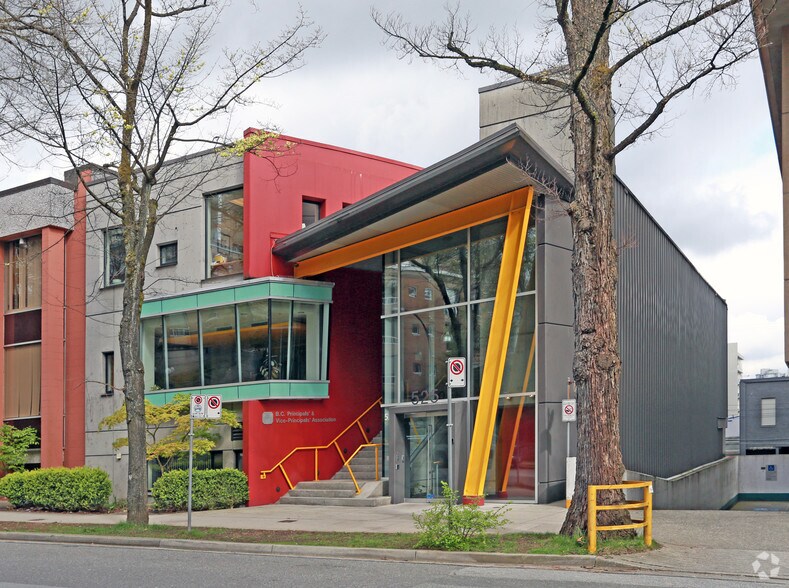 525 W 10th Ave, Vancouver, BC V5Z 1K9