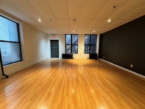 21 W 45th St, New York, NY for lease Interior Photo- Image 2 of 4