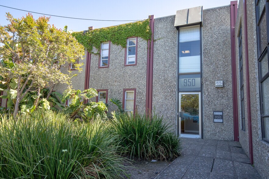 950 Gilman St, Berkeley, CA for lease - Building Photo - Image 3 of 11