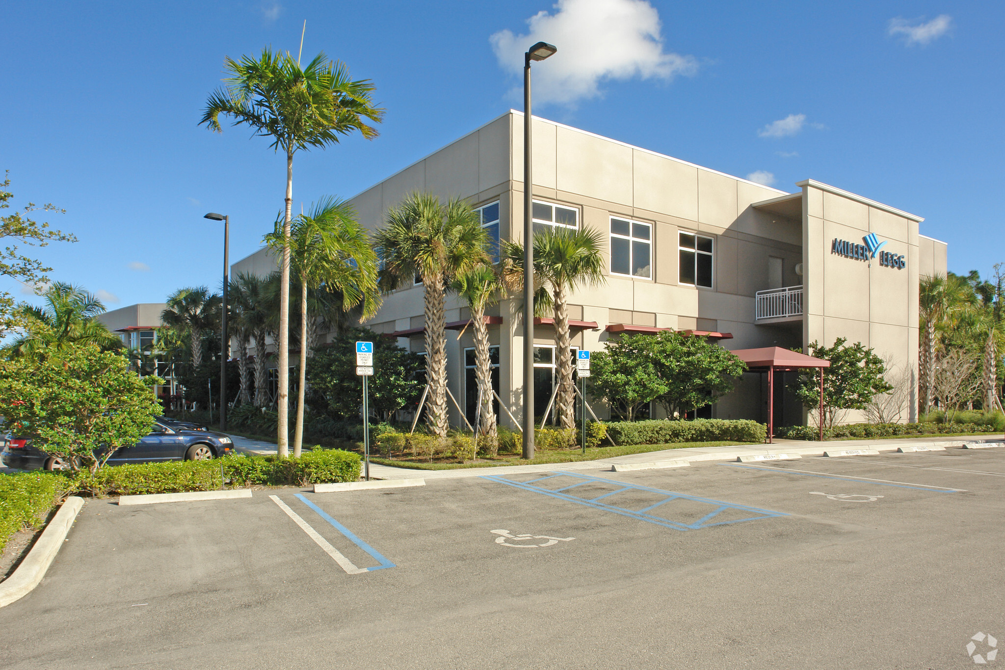 2005 Vista Pky, West Palm Beach, FL 33411 - Vista Business Park | LoopNet