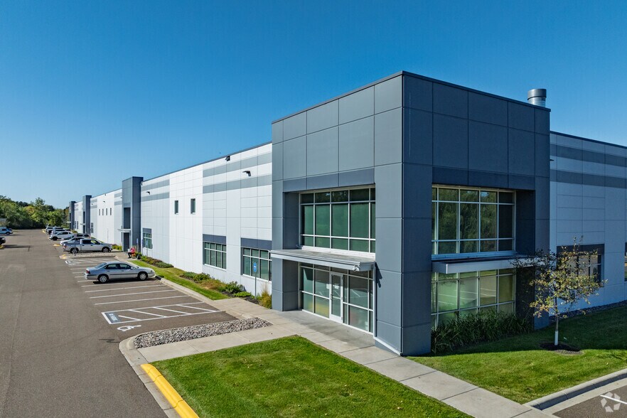 8360 Courthouse Blvd, Inver Grove Heights, MN for sale - Primary Photo - Image 1 of 1