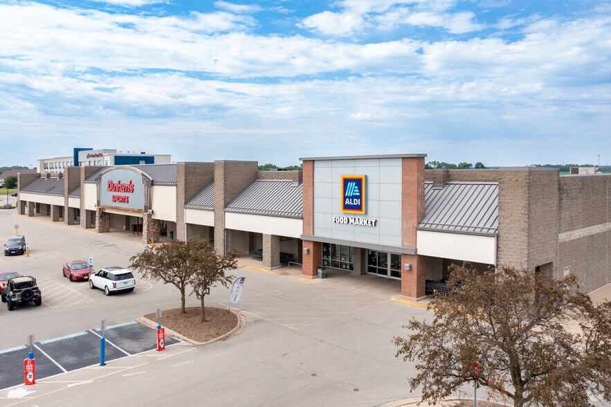 3422-3564 Court St, Pekin, IL for lease - Building Photo - Image 1 of 8