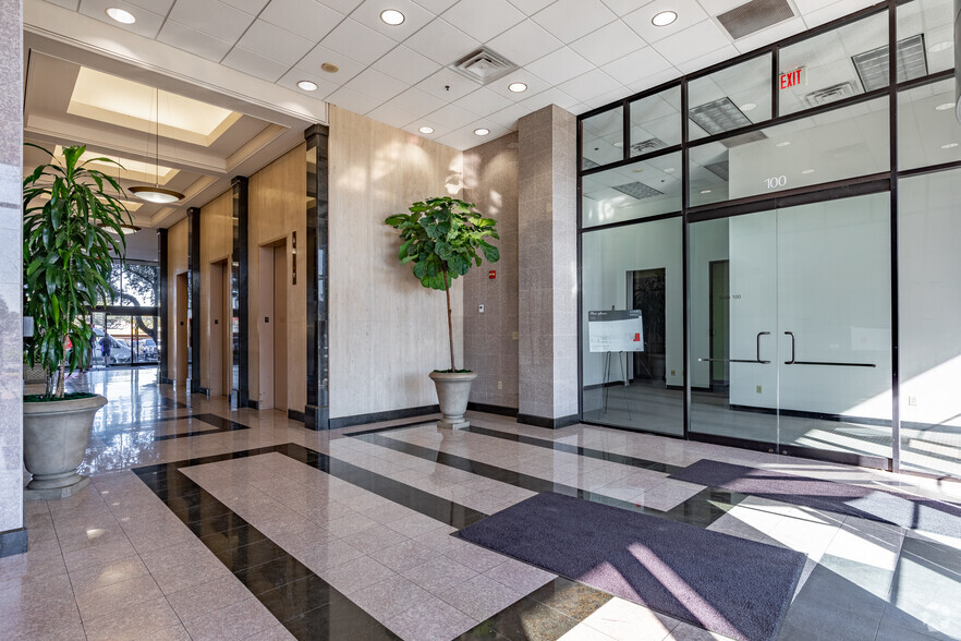 901 NE Loop 410, San Antonio, TX for lease - Interior Photo - Image 1 of 14