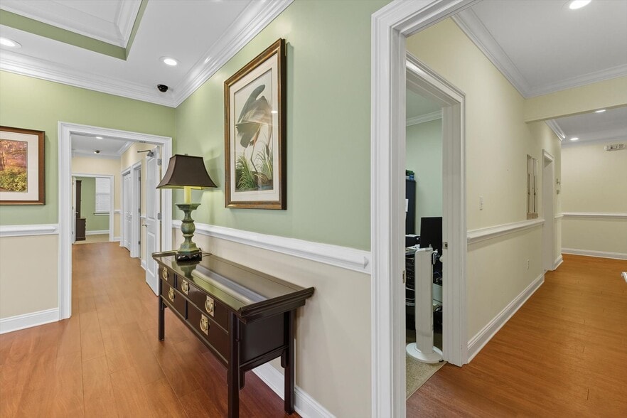 2565 Barrington Cir, Tallahassee, FL for sale - Building Photo - Image 2 of 34