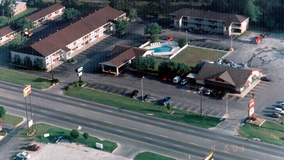 1713 First Ave, Moultrie, GA for sale - Primary Photo - Image 1 of 1