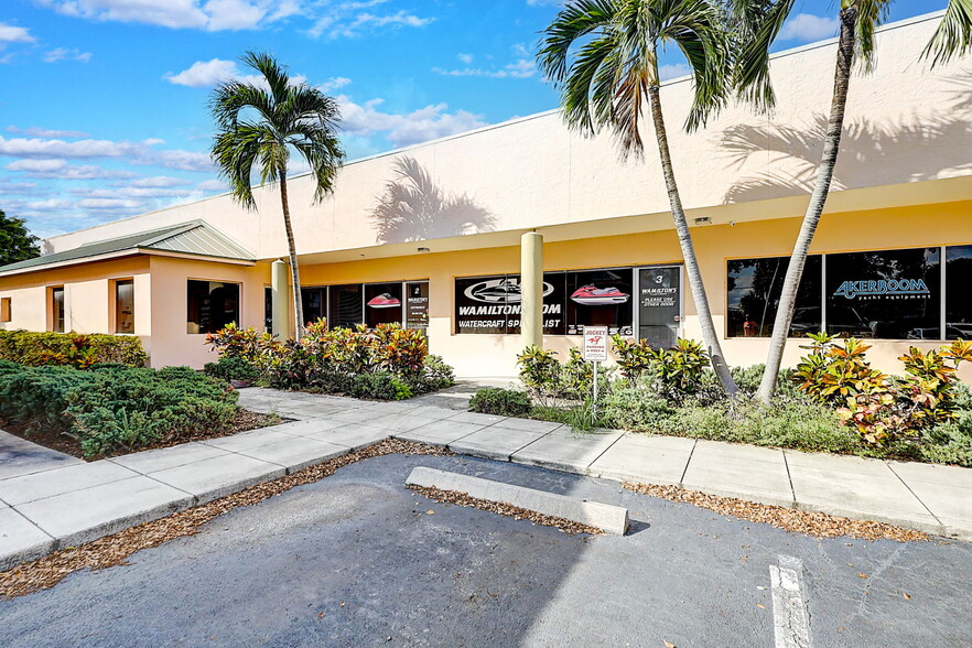 3825 Investment Ln, West Palm Beach, FL for lease - Building Photo - Image 3 of 14