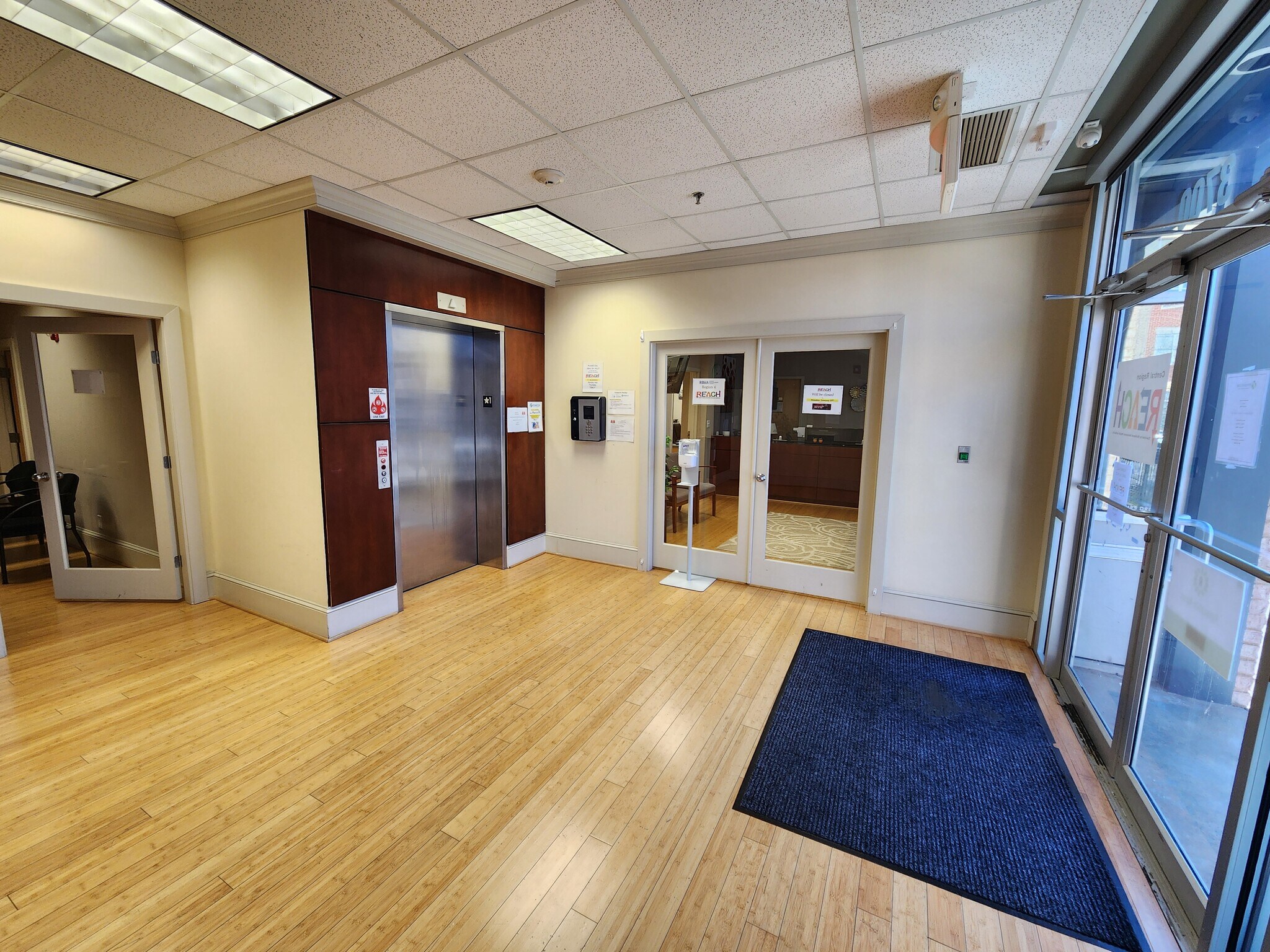 3700 Festival Park Plz, Chester, VA for lease Interior Photo- Image 1 of 17