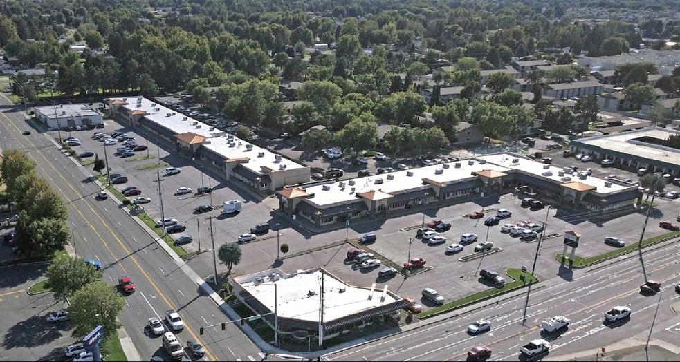 5215 Clearwater Ave, Kennewick, WA for sale - Aerial - Image 2 of 61