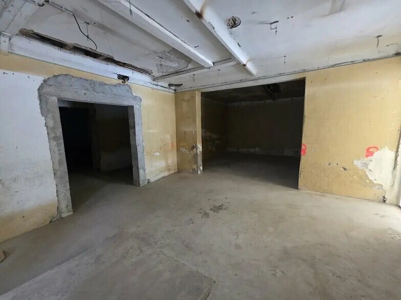 Industrial in Nice for sale - Interior Photo - Image 3 of 5