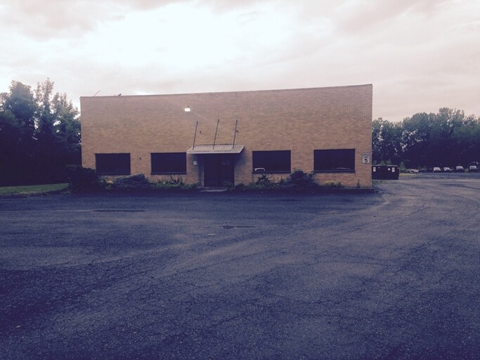 5889 Butternut Dr, East Syracuse, NY for sale - Primary Photo - Image 1 of 1