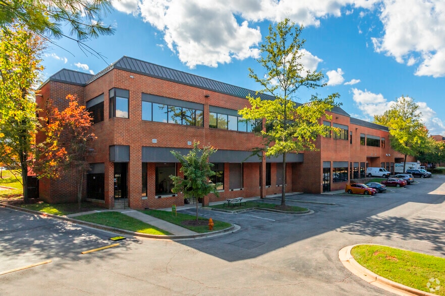 630 E Diamond Ave, Gaithersburg, MD for lease - Building Photo - Image 1 of 2