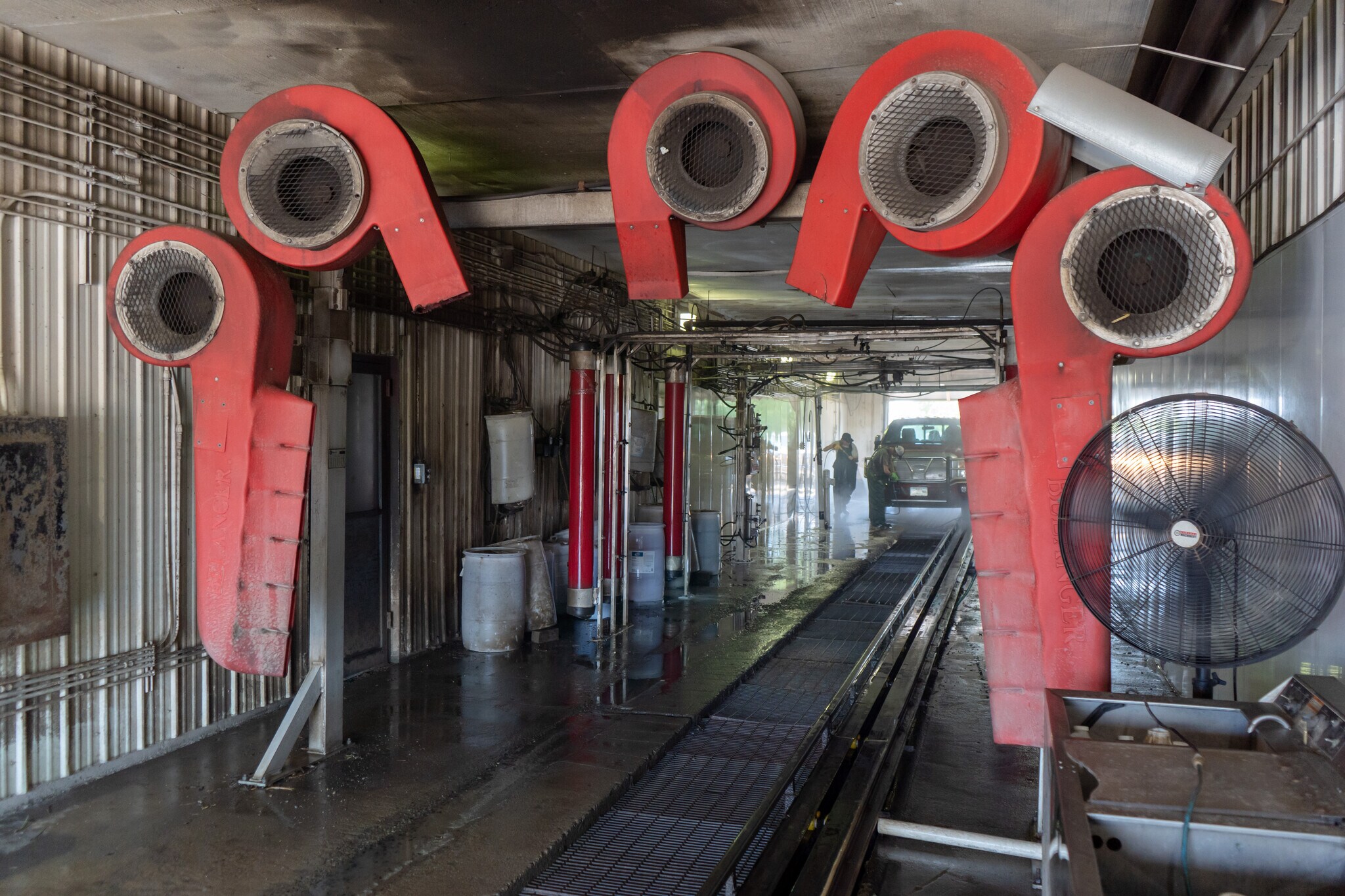 1201 Cedar St, Helena, MT 59601 Woody's Car Wash