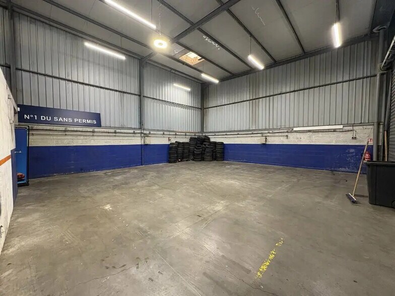 Flex in Gruchet-le-Valasse for lease - Interior Photo - Image 3 of 3