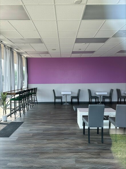 2233 N Ridge Rd, Wichita, KS for lease - Interior Photo - Image 3 of 3