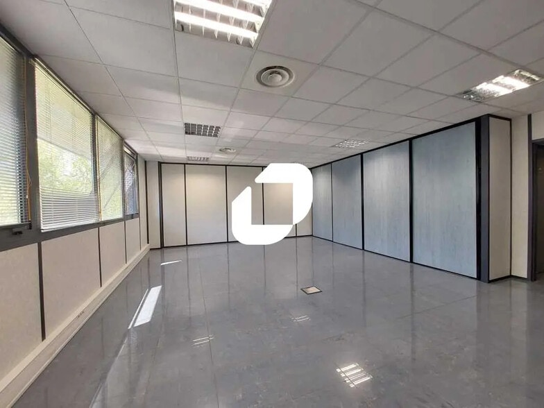 Office in Baillargues for lease - Interior Photo - Image 3 of 11