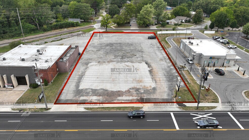 765 S Glenstone Ave, Springfield, MO for sale - Building Photo - Image 2 of 10