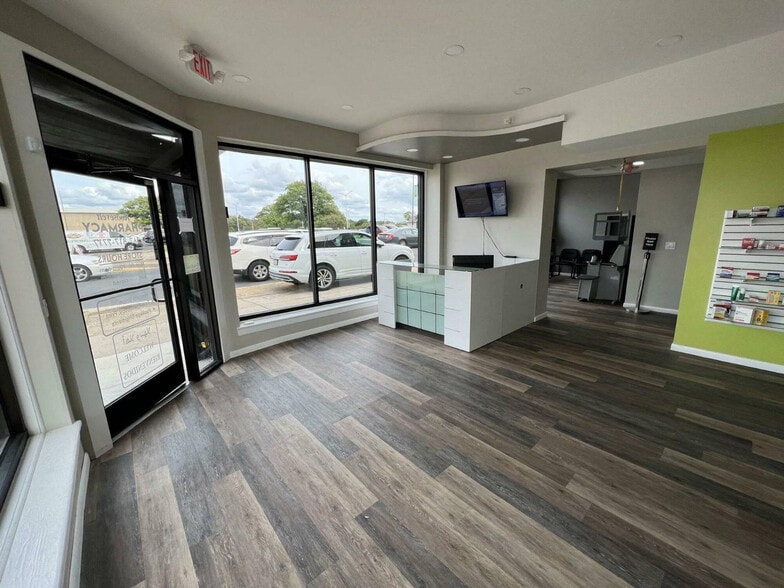 2600-2602 Cottman Ave, Philadelphia, PA for lease - Interior Photo - Image 2 of 10