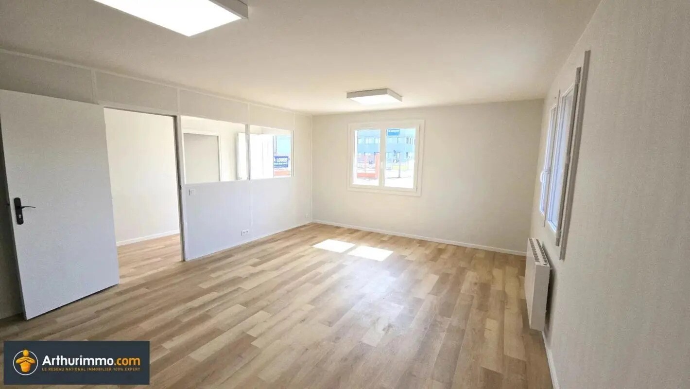 26 Bis Avenue De Chantereine, Bourgoin-Jallieu for lease Interior Photo- Image 1 of 18