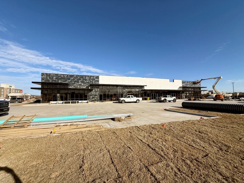 S 82nd E Ave, Tulsa, OK for lease - Building Photo - Image 1 of 6