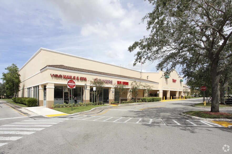 4630-4676 N University Dr, Coral Springs, FL for lease - Primary Photo - Image 1 of 5