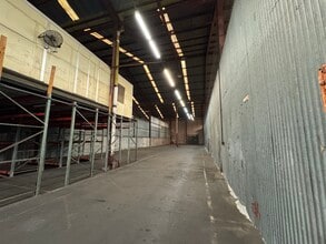 845-855 Moowaa St, Honolulu, HI for lease Building Photo- Image 2 of 5