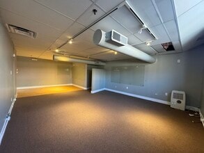 206 S 5th Ave, Ann Arbor, MI for lease Interior Photo- Image 1 of 3