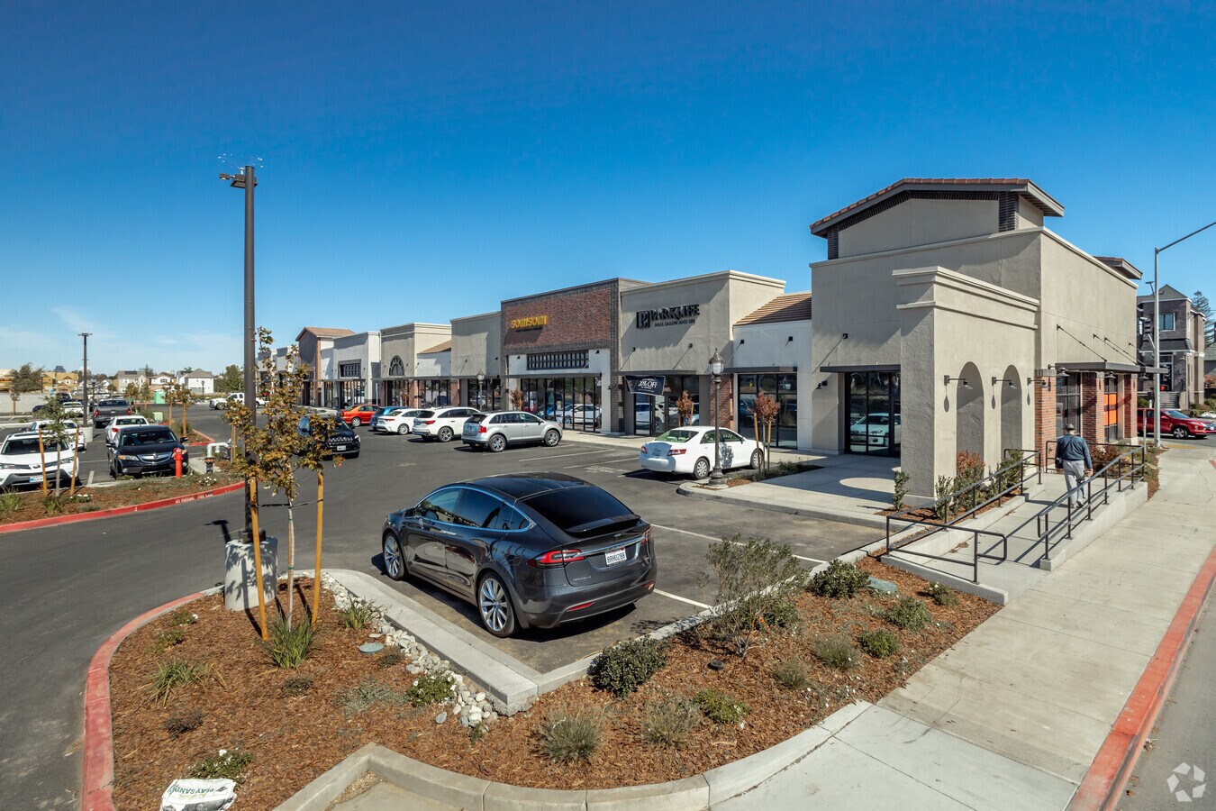 3680 Crocker Dr, Sacramento, CA 95818 Crocker Village Shopping Center