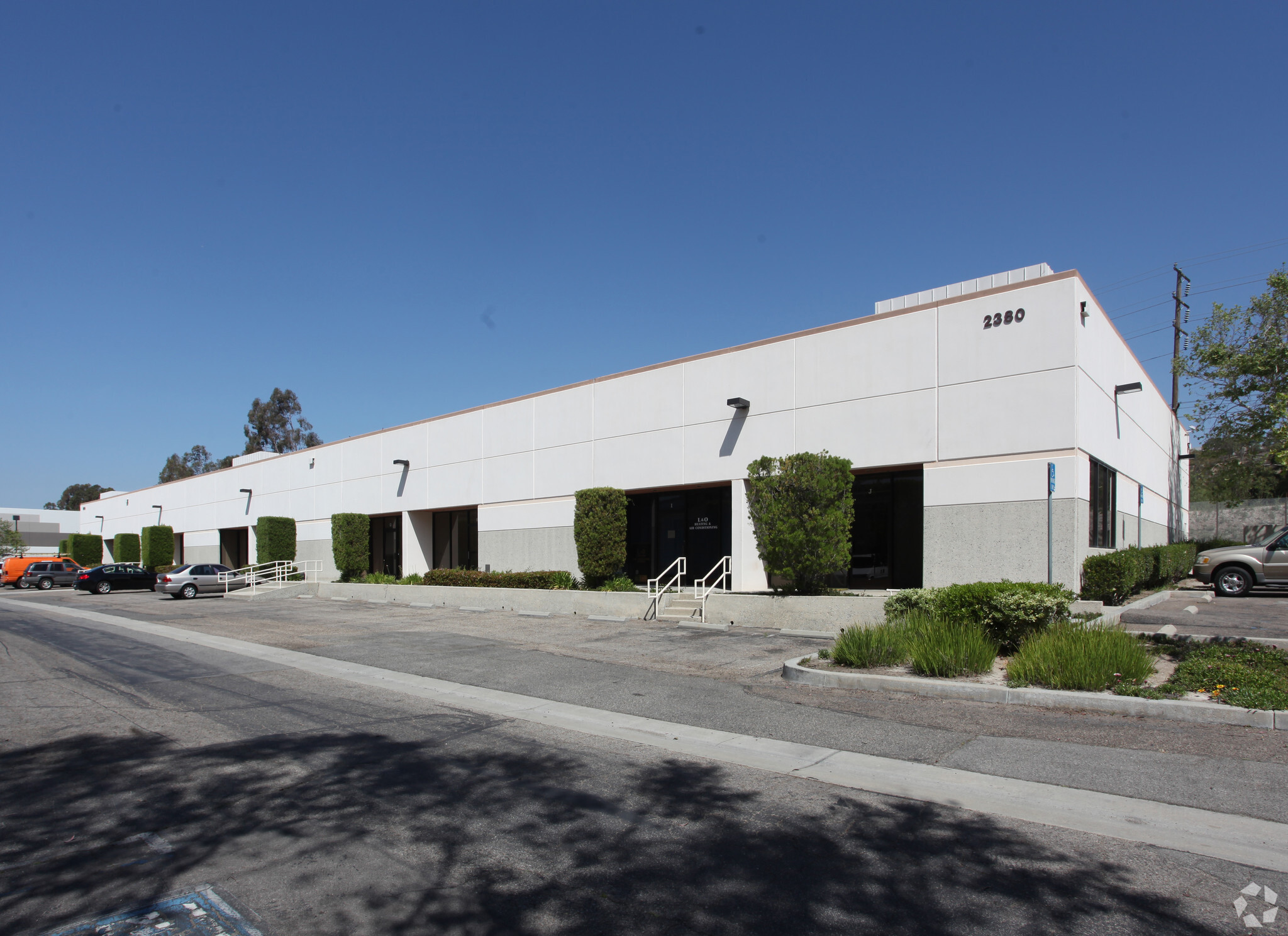 2380 Shasta Way, Simi Valley, CA for lease Primary Photo- Image 1 of 11