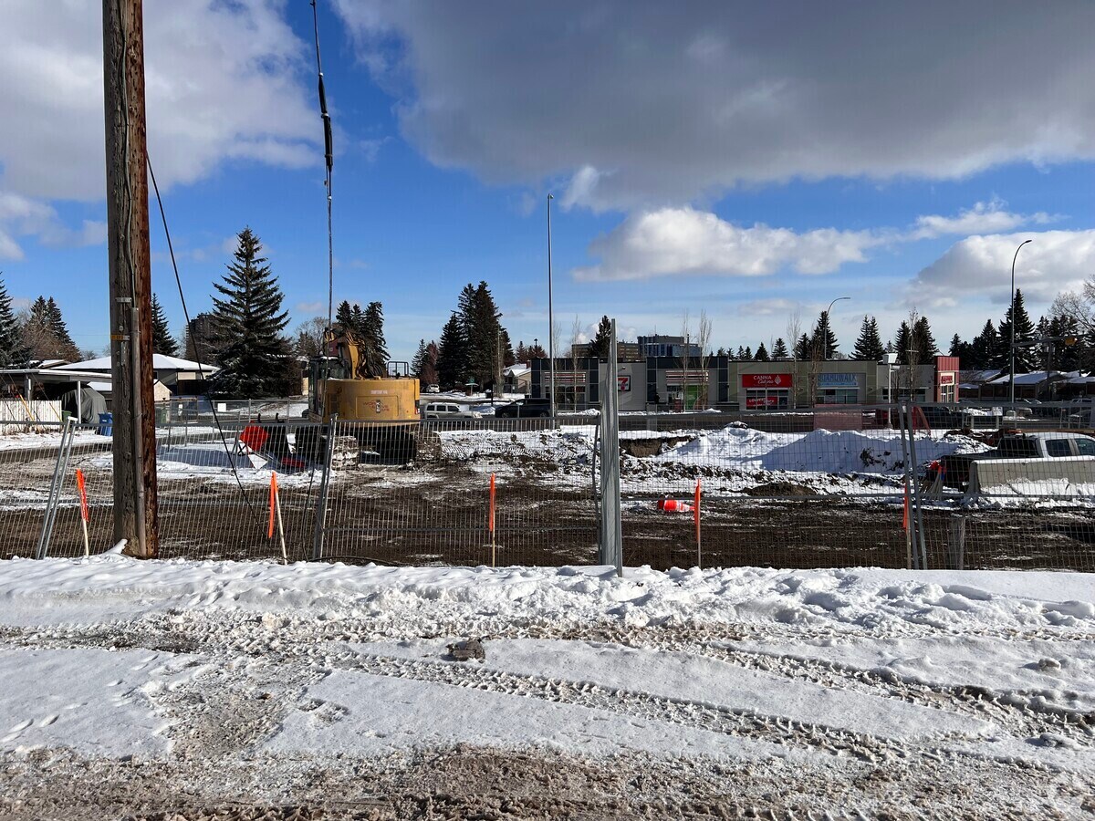 9935 Elbow Dr SW, Calgary, AB T2W 1E6