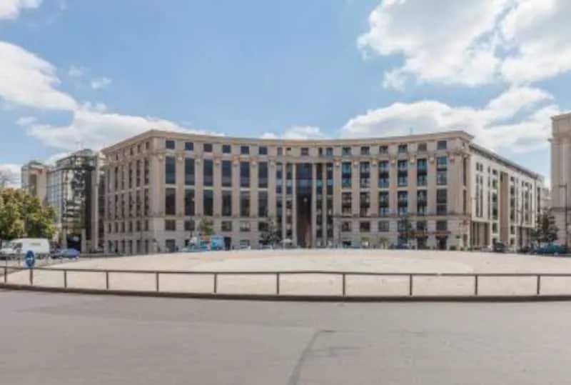 10-18 Place De Catalogne, Paris for lease - Building Photo - Image 2 of 7