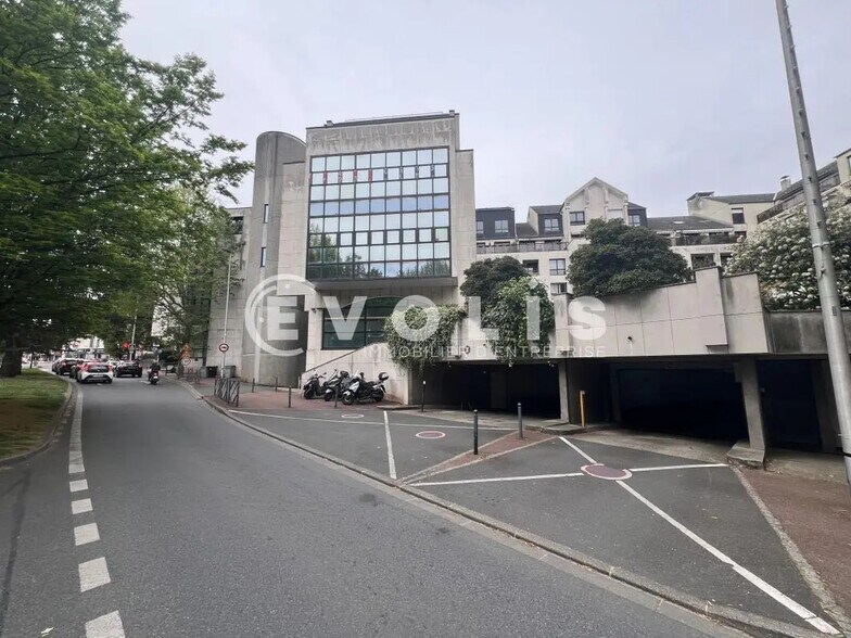 Office in Nogent-sur-Marne for lease - Building Photo - Image 2 of 18