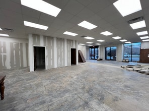 7270 N Lake Dr, Columbus, GA for lease Building Photo- Image 2 of 10