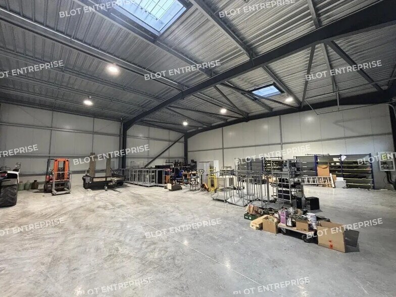 Flex in Kervignac for lease - Building Photo - Image 1 of 5