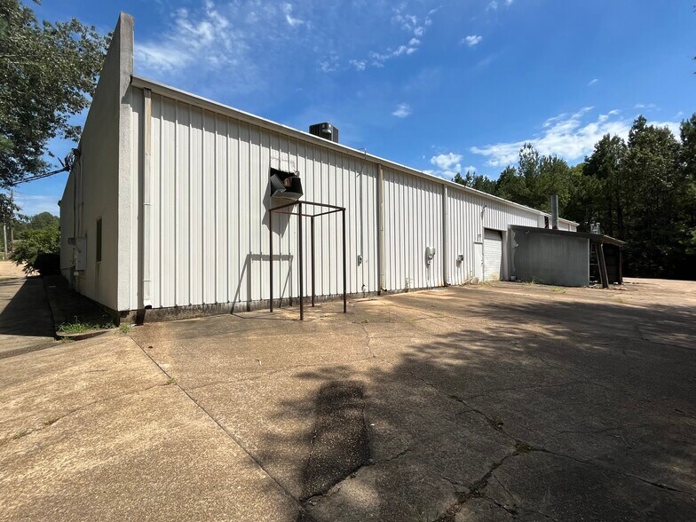 4611 Terry Rd, Jackson, MS 39212 Elton Place